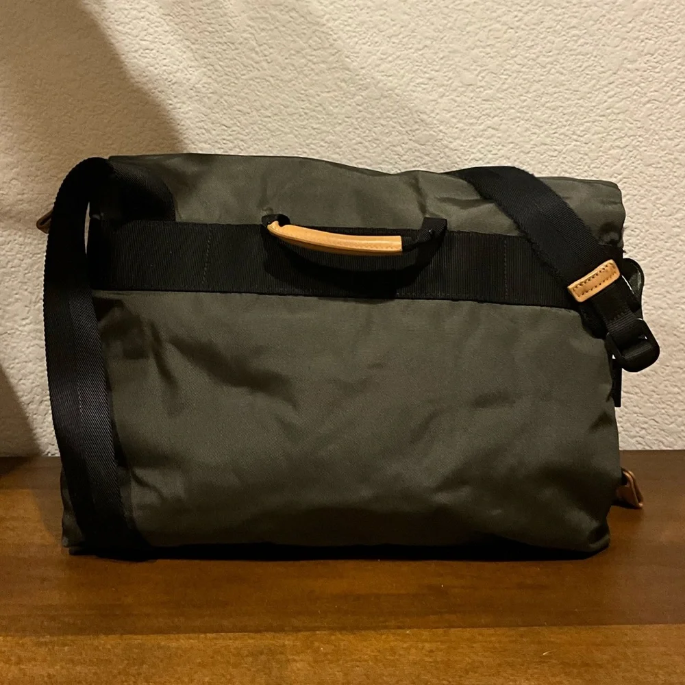 TUMI T-Tech Civilian Slim Crossbody Messenger Green/Black Nylon Leather Bag